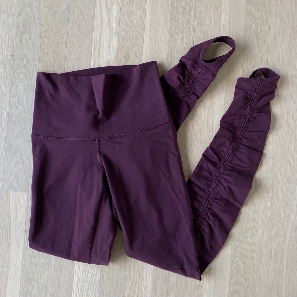 RARE Lululemon Wunder Under stirrup leggings